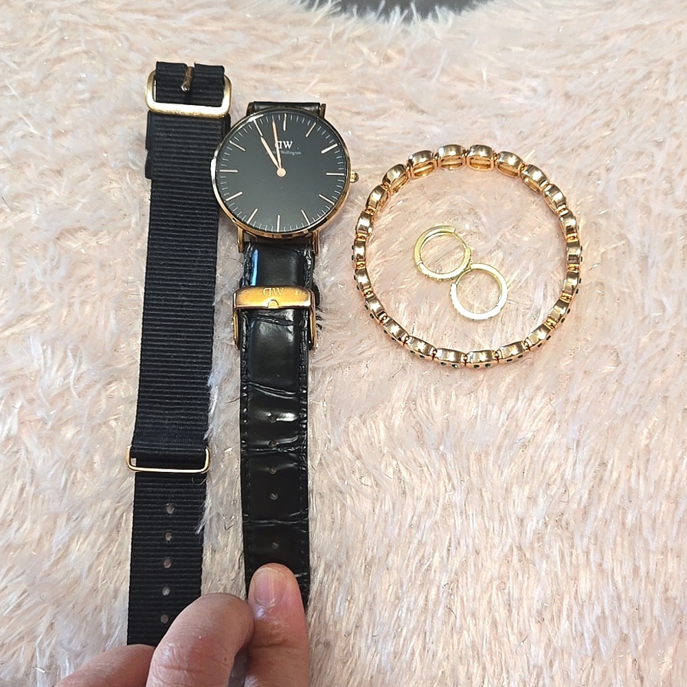 Daniel Wellington classic black watch plus bracelet and earrings